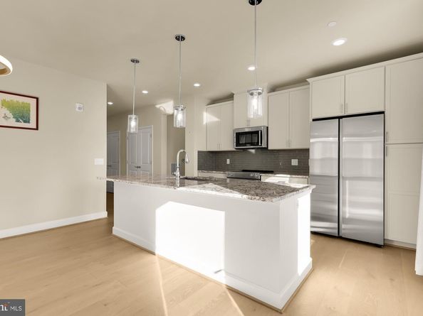 9555 Saintsbury Drive 503, Fairfax VA 22031