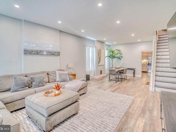 320 Hermitage Street, Philadelphia PA 19128