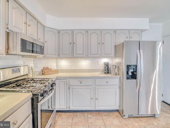 320 Hermitage Street, Philadelphia PA 19128