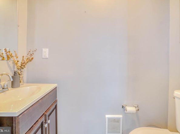 320 Hermitage Street, Philadelphia PA 19128