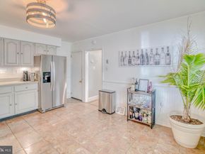 320 Hermitage Street, Philadelphia PA 19128