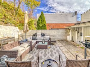 320 Hermitage Street, Philadelphia PA 19128