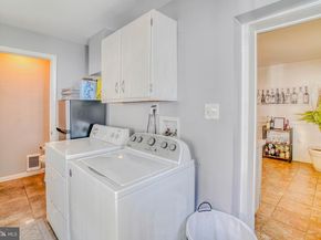 320 Hermitage Street, Philadelphia PA 19128