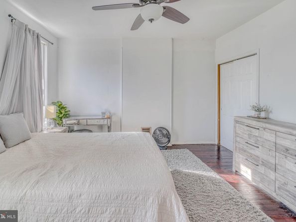 320 Hermitage Street, Philadelphia PA 19128