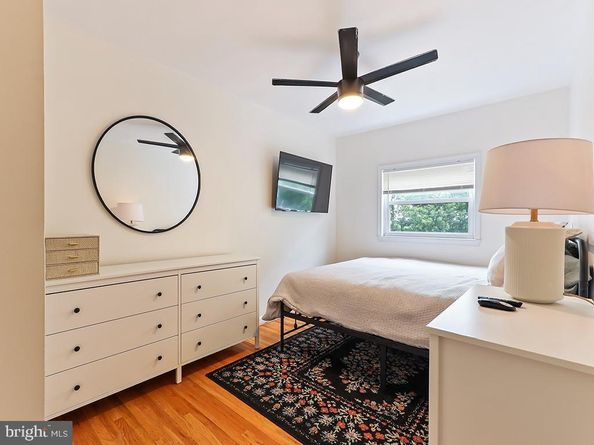 3721 S Hereford Lane, Philadelphia PA 19114