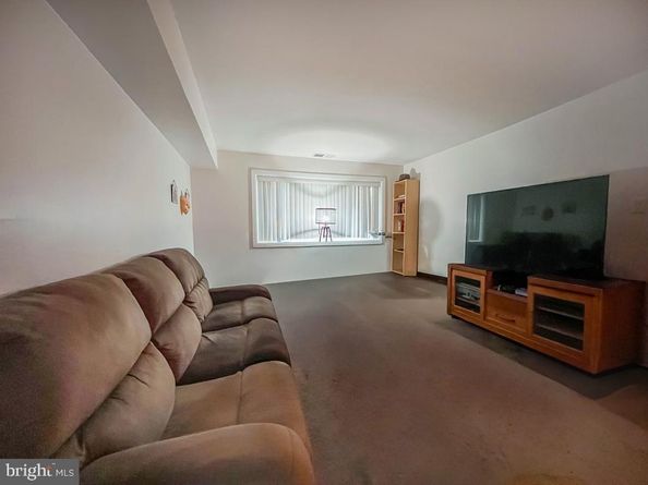 10843 Academy Road, Philadelphia PA 19154