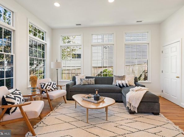 5621 Huntington Parkway, Bethesda MD 20814