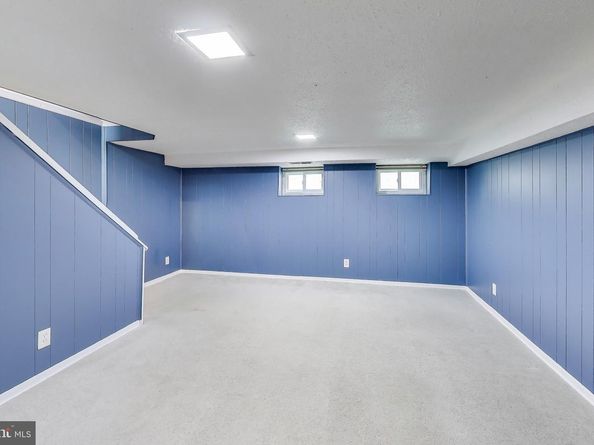 2879 S Abingdon Street, Arlington VA 22206