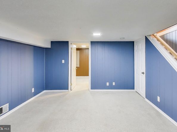 2879 S Abingdon Street, Arlington VA 22206