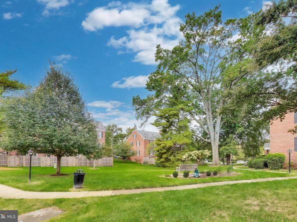 2879 S Abingdon Street, Arlington VA 22206