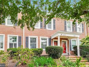 2879 S Abingdon Street, Arlington VA 22206