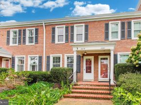 2879 S Abingdon Street, Arlington VA 22206