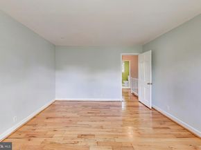 2879 S Abingdon Street, Arlington VA 22206