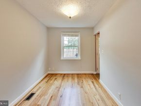 2879 S Abingdon Street, Arlington VA 22206