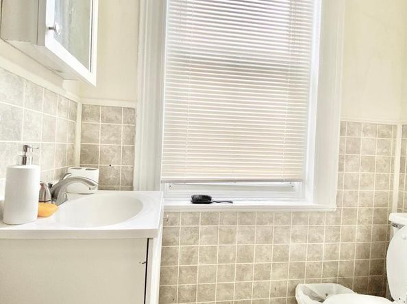23 N Wycombe Avenue, Lansdowne PA 19050