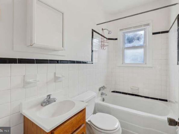 23 N Wycombe Avenue, Lansdowne PA 19050