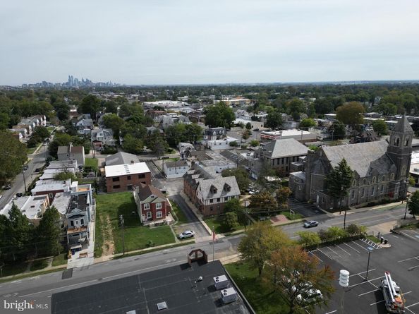 23 N Wycombe Avenue, Lansdowne PA 19050