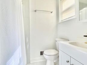 23 N Wycombe Avenue, Lansdowne PA 19050