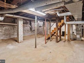 23 N Wycombe Avenue, Lansdowne PA 19050