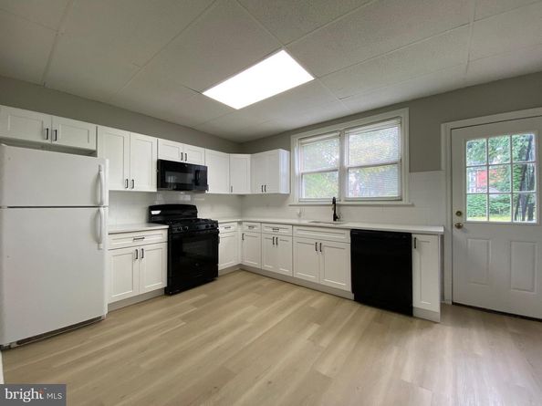 23 N Wycombe Avenue, Lansdowne PA 19050