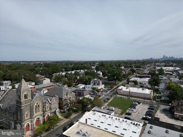 23 N Wycombe Avenue, Lansdowne PA 19050