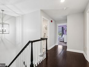 8 Lacey Lane, Warminster PA 18974