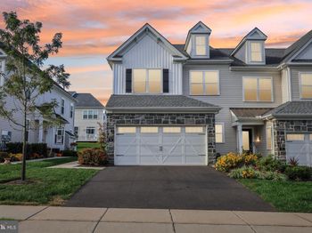 8 Lacey Lane