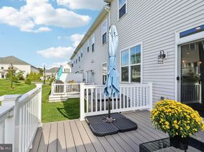 8 Lacey Lane, Warminster PA 18974