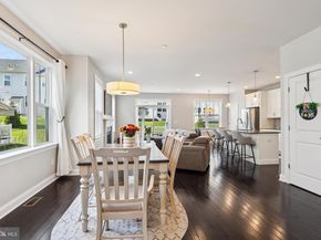 8 Lacey Lane, Warminster PA 18974
