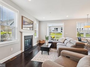 8 Lacey Lane, Warminster PA 18974