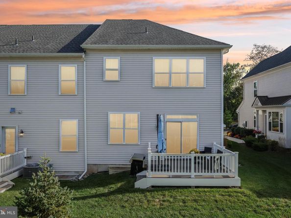 8 Lacey Lane, Warminster PA 18974