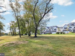 8 Lacey Lane, Warminster PA 18974