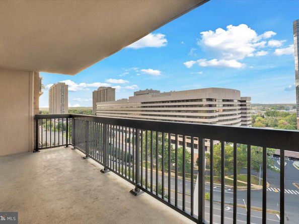 3709 S George Mason Drive 1203E, Falls Church VA 22041