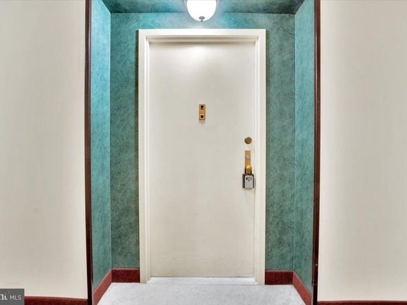 3709 S George Mason Drive 1203E, Falls Church VA 22041