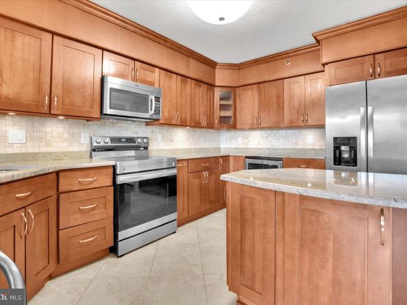 3709 S George Mason Drive 1203E, Falls Church VA 22041