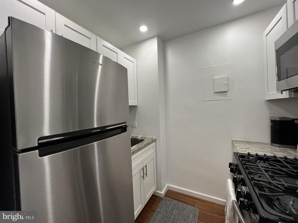 210 Locust Street 15EW, Philadelphia PA 19106