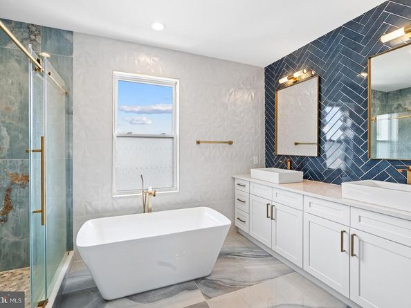 2125 S 9TH Street, Philadelphia PA 19148