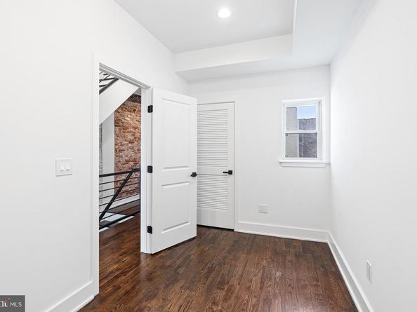 2125 S 9TH Street, Philadelphia PA 19148