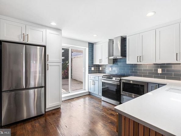 2125 S 9TH Street, Philadelphia PA 19148
