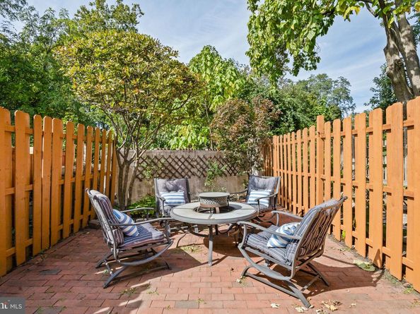 870 N 30TH Street, Philadelphia PA 19130