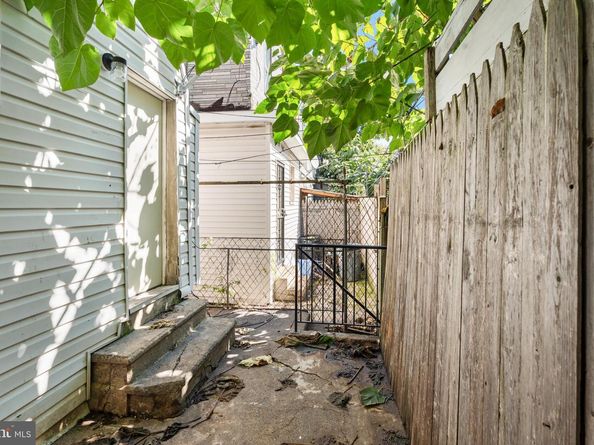 832 E Westmoreland Street, Philadelphia PA 19134