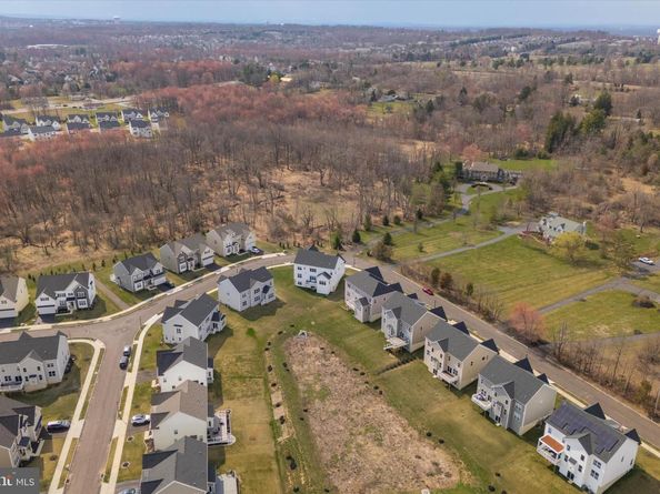 214 Grove Valley Court, Chalfont PA 18914