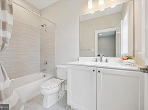 214 Grove Valley Court, Chalfont PA 18914