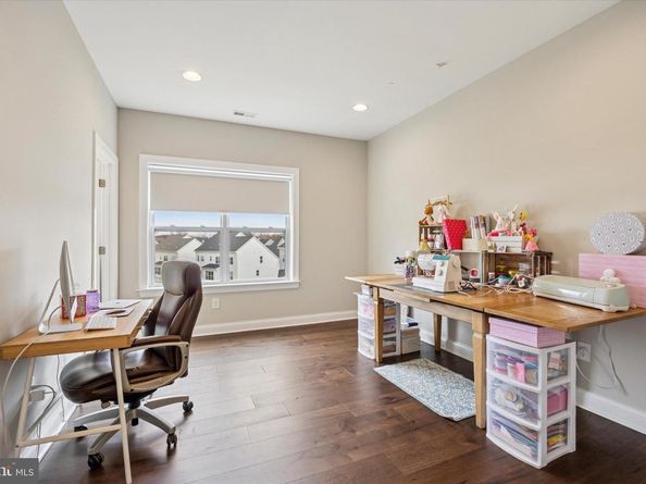 214 Grove Valley Court, Chalfont PA 18914