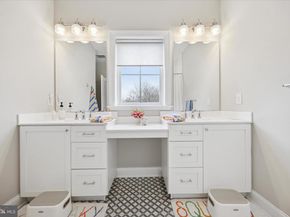 214 Grove Valley Court, Chalfont PA 18914