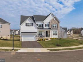 214 Grove Valley Court, Chalfont PA 18914
