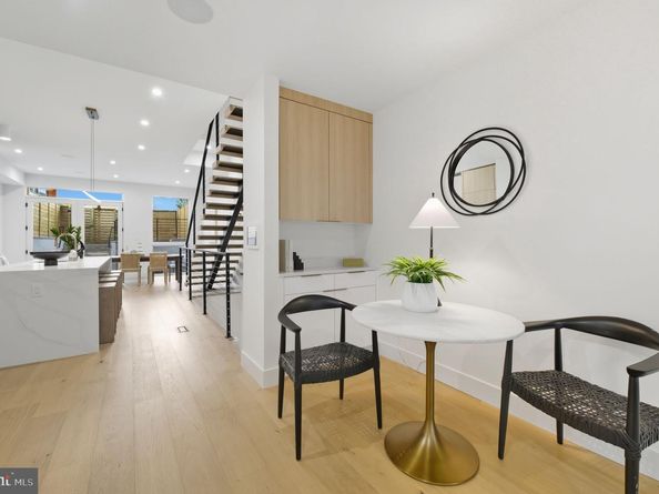 2507 I Street NW, Washington DC 20037
