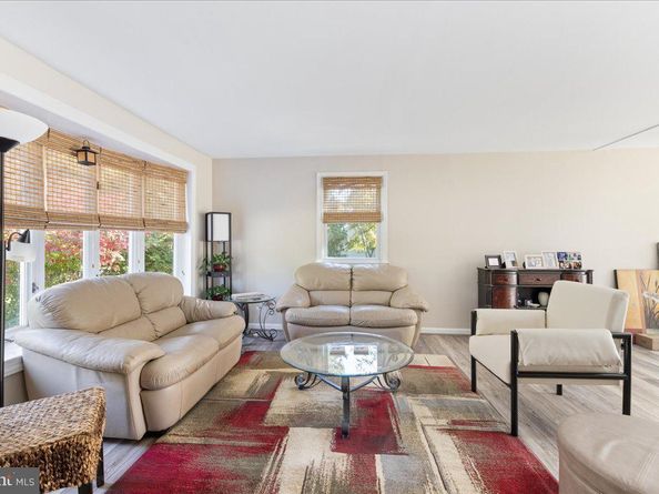 938 Jamison, Warminster PA 18974
