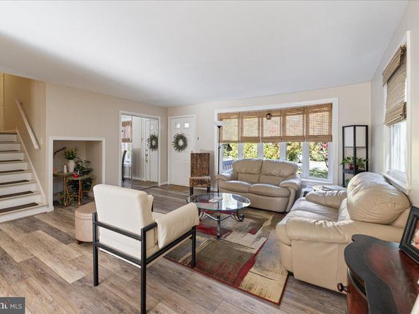 938 Jamison, Warminster PA 18974
