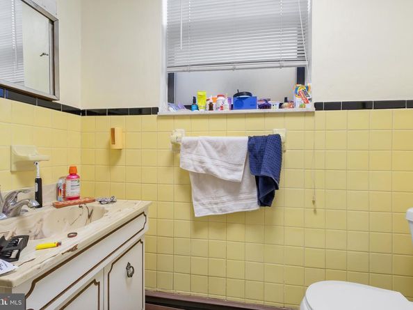 2338 S 16TH Street, Philadelphia PA 19145